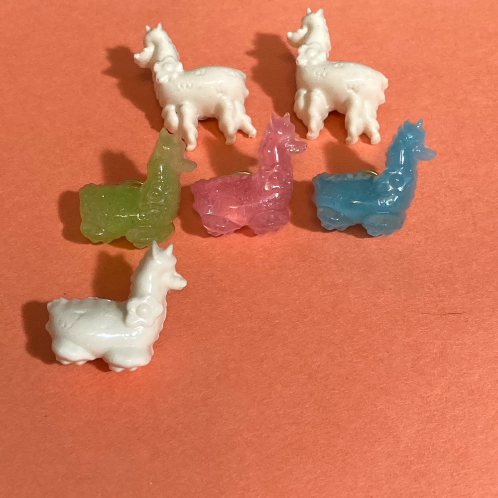Support Llama pins